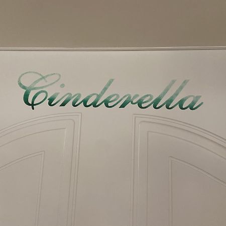 Apartment Cinderella Oberhaus Bagian luar foto
